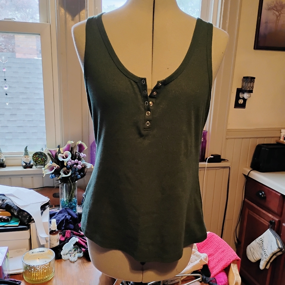 Women's Green Sleeveless Top